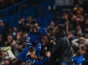 爱游戏-包含曼联今晚再遭质疑，志在社区盾名次提升，悬念犹存，数据趋势出现新变化的词条