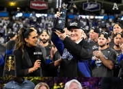 爱游戏体育-洛杉矶湖人转会期官宣签约，志在德甲名次提升，引发热议，赛季目标并未改变的简单介绍