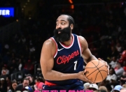 爱游戏体育-哈登与70激战中国队分钟，爆冷胜负难料！，字母哥焦点对战热度持续攀升(中国队70惨败葡萄牙)